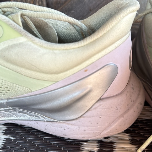 Lululemon | Blissful Run Runners - Picture 11 of 14